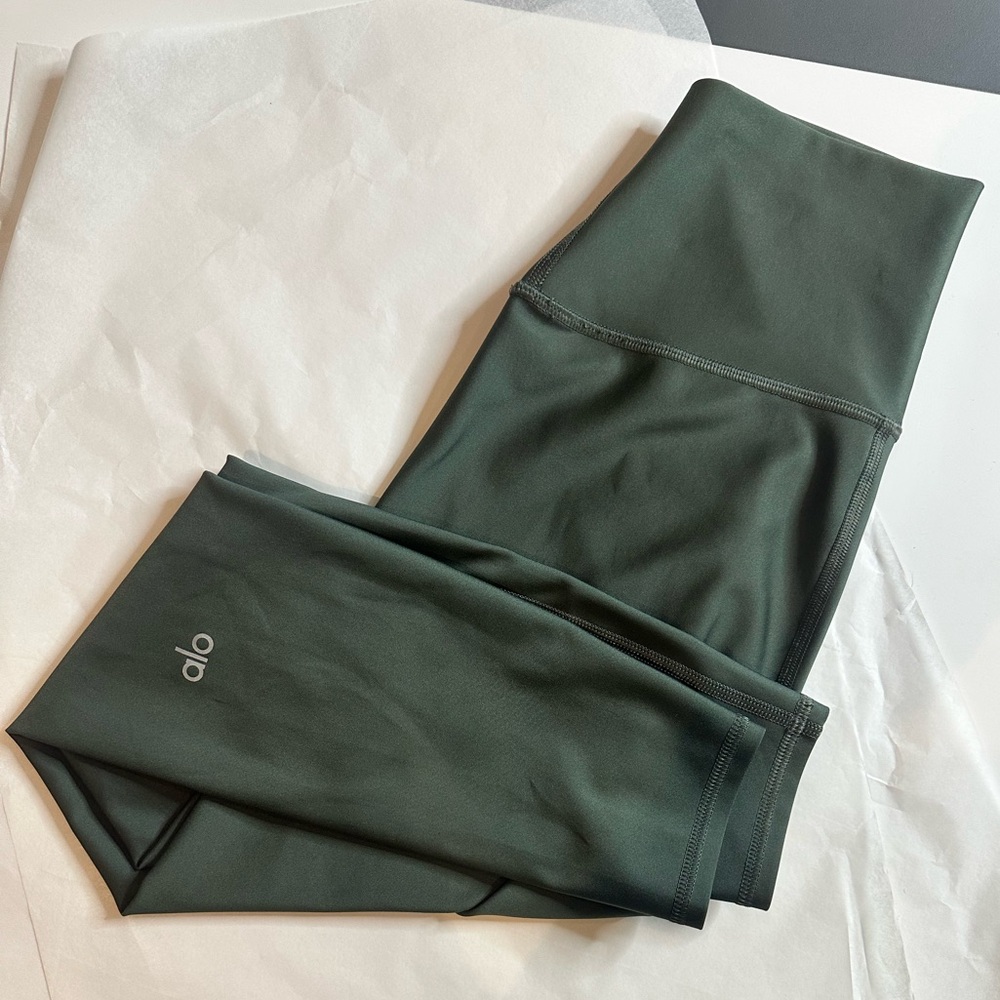 ALO Cactus Airlift 7/8 leggings - Size XS. Good Condition!